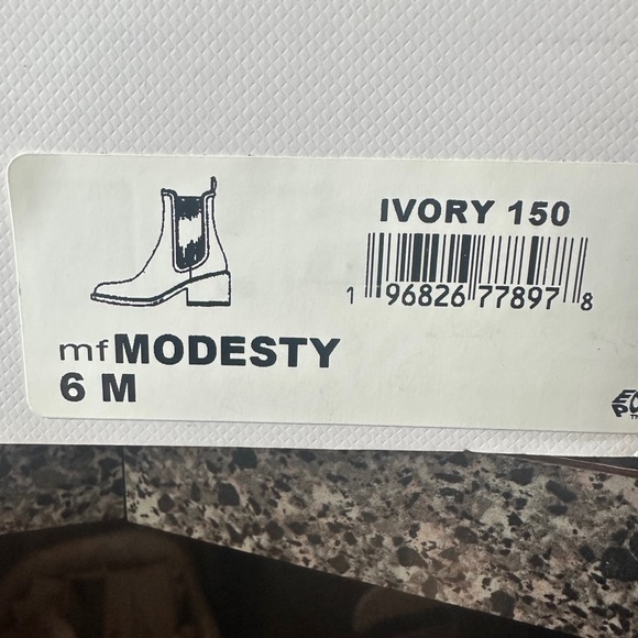 NWT SZ 6 MARC FISHER IVORY MODESTY BOOT - Picture 9 of 9